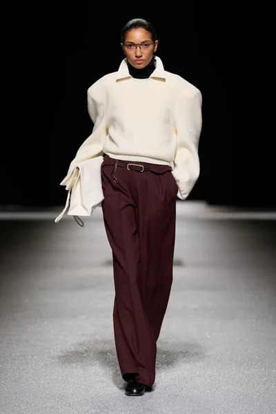 Look 14